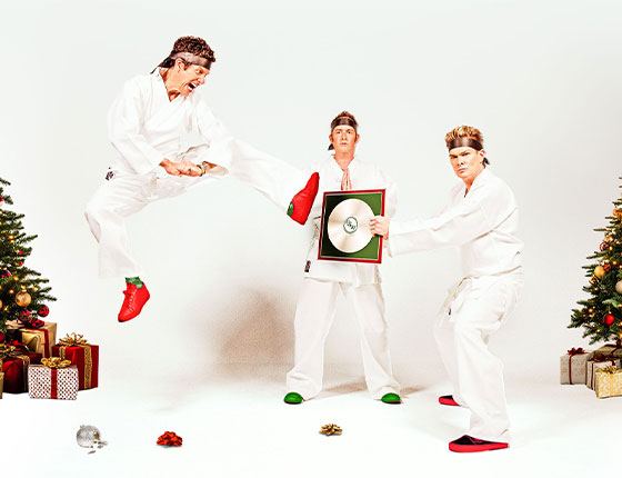 '90s Hits & Xmas Riffs with Ezra Ray Hart