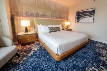 Fox Tower Deluxe King