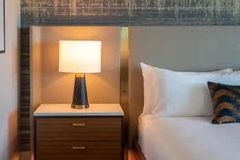 Fox Tower Deluxe Handicapped