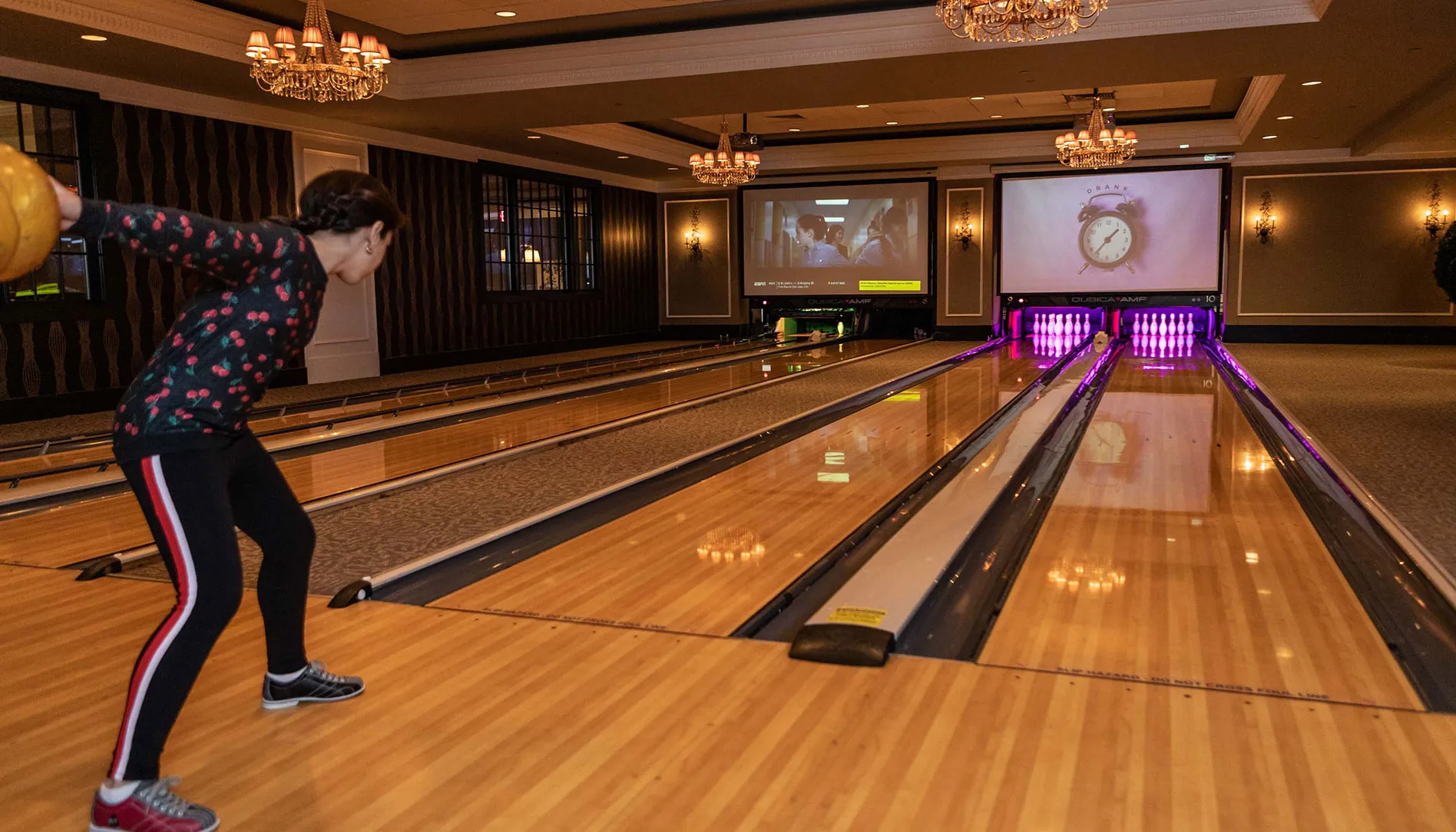 High Rollers Luxury Lanes & Sports Lounge